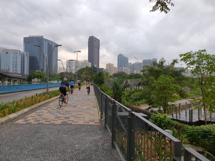 Cycling and walking along Gombak and Klang River